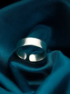 GIVA Men 925 Sterling Silver Rhodium Plated Keep Shining Ring