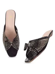 XE Looks Women Black Printed Bows Flats