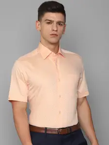 Louis Philippe Men Peach-Coloured Formal Shirt