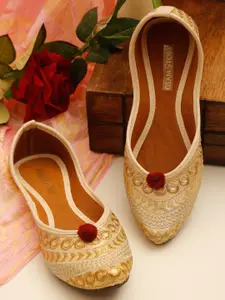 GLAM STORY Women Cream-Coloured Bows Flats