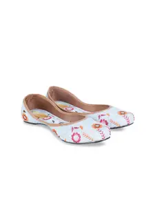 The Desi Dulhan Women White Printed Leather Ethnic Bows Flats