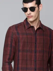 Levis Men Red And Blue Slim Fit Checked Cotton Linen Casual Shirt