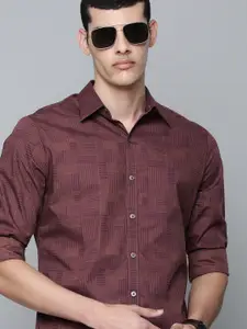 Levis Men Burgundy Slim Fit Geometric Printed Casual Shirt