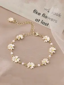 Yellow Chimes Yellow Chimes Gold-Plated & White Floral Pearl Studded Necklace