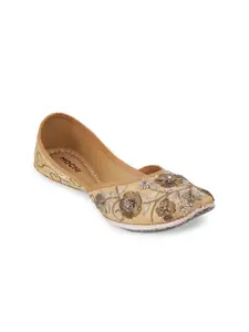Mochi Women Gold-Toned Printed Embroidered Mojaris Flats