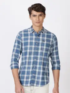 Lee Men Blue & White Slim Fit Checked Casual Shirt