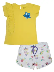 KiddoPanti Girls Yellow & White T-shirt with Shorts