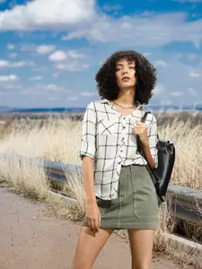 Roadster Women White & Black Slim Fit Checked Casual Shirt