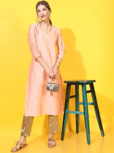 Vishudh Women Peach-Coloured Geometric Embroidered Kurta