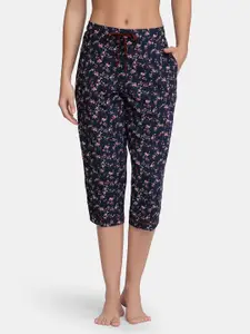 Amante Women Printed Relaxed Fit Lounge Capris