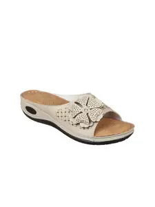 XE Looks Women Cream-Coloured Comfort Sandals
