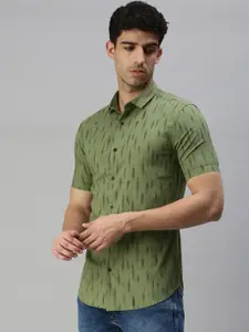 SHOWOFF Men Olive Green Comfort Slim Fit Printed Casual Shirt