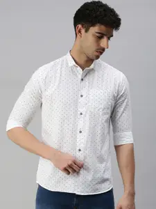 SHOWOFF Men White Comfort Slim Fit Printed Casual Shirt