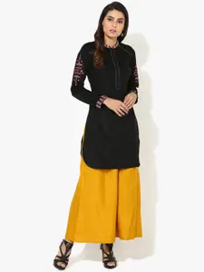 Lakshita Women Black Geometric Embroidered Kurta