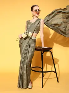 Mitera Checked Saree with Solid Border