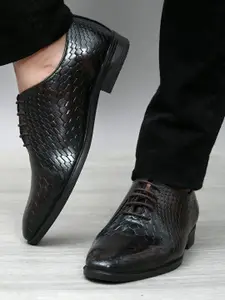 San Frissco Men Maroon Textured Formal Derbys