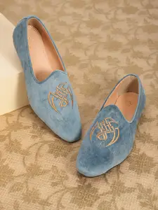 House of Pataudi Men Blue & Beige Embroidered Handcrafted Slip-Ons