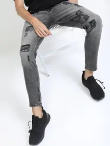 HIGHLANDER Men Grey Tapered Fit Mildly Distressed Heavy Fade Stretchable Jeans
