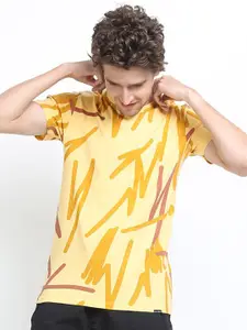 HIGHLANDER Men Yellow Typography Printed Slim Fit T-shirt