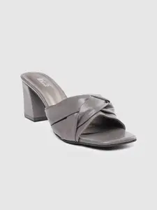 Inc 5 Women Grey Textured Block Sandals