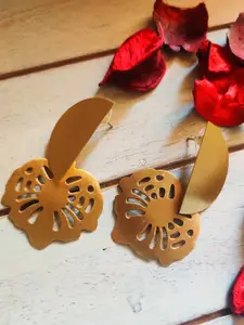 Binnis Wardrobe Gold-Toned Contemporary Drop Earrings
