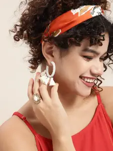 Sangria Women Set of Earrings & Finger Ring