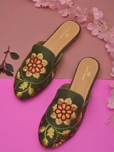 pelle albero Women Green Leather Ethnic Mules With Embroidered Flats