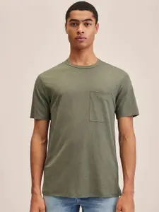 MANGO MAN Olive Green Solid Pocket Detail  T-shirt