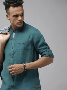 The Roadster Lifestyle Co. Men Teal Blue Solid Roll-Up Sleeves Tailored Fit Casual Shirt