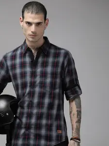 The Roadster Lifestyle Co Men Navy Blue & Grey Checked Pure Cotton Casual Shirt