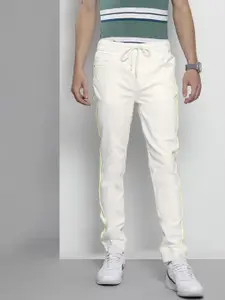 The Indian Garage Co Men White Stretchable Jeans