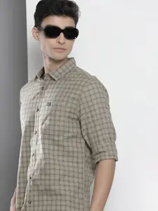 The Indian Garage Co Men Grey Cotton Classic Fit Checked Casual Shirt