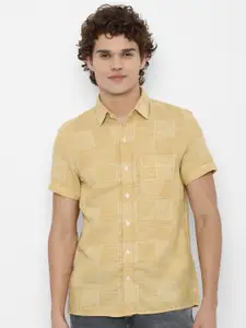 AMERICAN EAGLE OUTFITTERS Men Yellow Checked Casual Shirt
