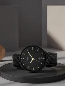 Titan Men Black Brass Dial & Stainless Steel Bracelet Style Straps Analogue Watch 1849NM02