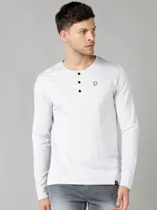 Urbano Fashion Men White Henley Neck Applique Slim Fit T-shirt
