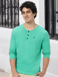 Urbano Fashion Men Green Henley Neck Slim Fit T-shirt