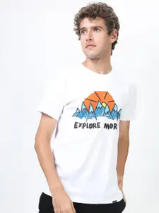 HIGHLANDER Men White Typography Printed Applique Slim Fit T-shirt