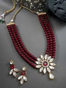 Peora Maroon & White Kundan Flower Shape Gold-Plated Choker Necklace Set
