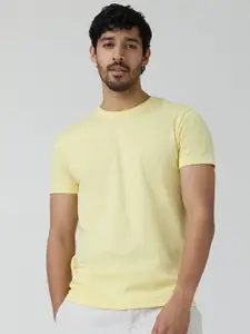 XYXX Men Yellow N9 Silver Finish Solid T-shirts