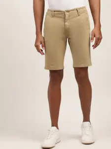 LINDBERGH Men Beige Solid Regular Shorts