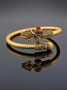 NAKABH Men Gold-Toned Brass Temple Gold-Plated Kada Bracelet