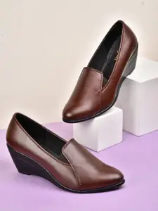 VALIOSAA Brown Work Wedge Pumps