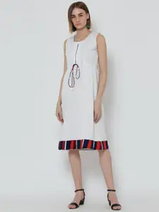 DODO & MOA Women White & Maroon Crepe Dress