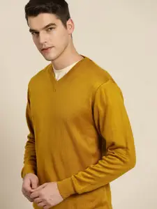 INVICTUS Men Mustard Yellow V-Neck Knitted Pullover