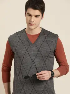 INVICTUS Men Grey Self-Design Acrylic Geometric Pattern Sweater Vest