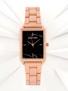 JOKER & WITCH Women Black Dial & Gold Toned Bracelet Style Straps Analogue Watch AMWW540