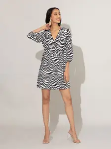 20Dresses Women Black and White Wave Printed Fit and Flare Dress