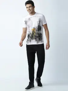Huetrap Men White Printed Round Neck T-shirt