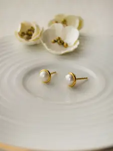 MANNASH Gold-Plated Off White Classic Studs Earrings