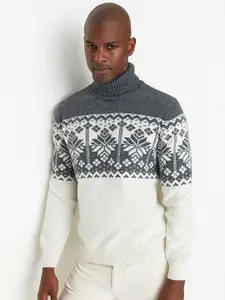 Trendyol Men Grey & White Printed Acrylic Pullover Sweaters